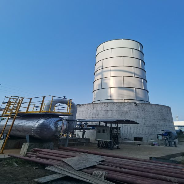 工作人员讲解、与观众互动;现在的开放