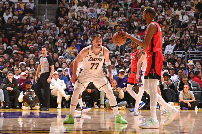 NBA65场规则影响球星评奖，库里詹姆斯无缘，约基